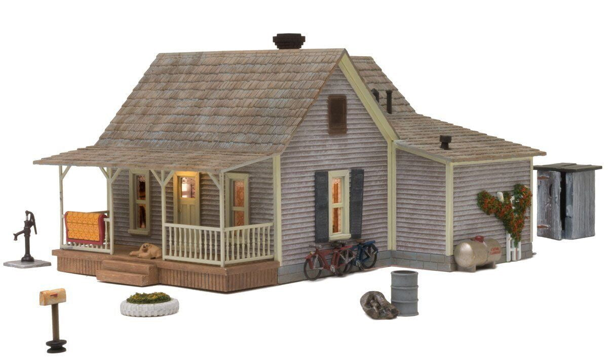 Woodland Scenics BR5860 O Scale Old Homestead Structure