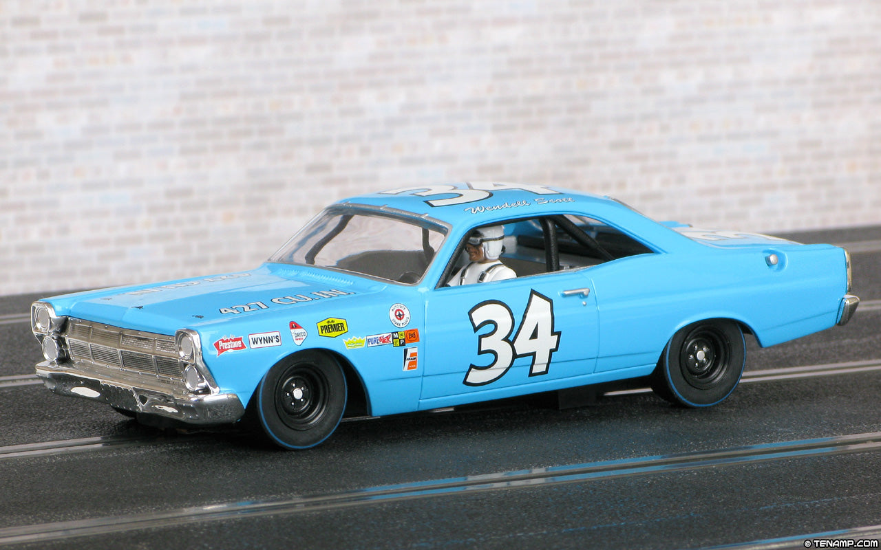 Revell Monogram 1967 Ford Fairlane Wendell Scott Nascar #34 1/32 Slot Car 85-4827