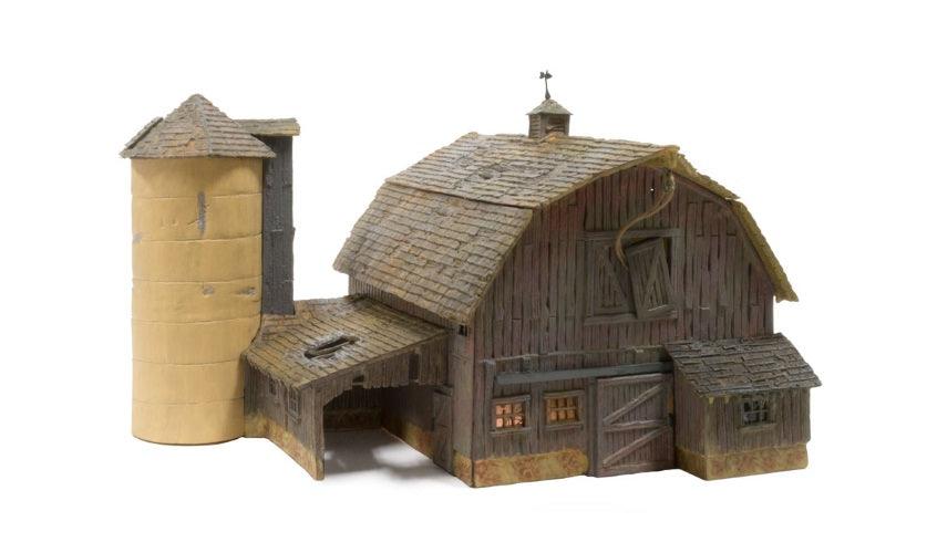 Woodland Scenics BR5038 HO Scale Old Weathered Barn Built structure - PowerHobby