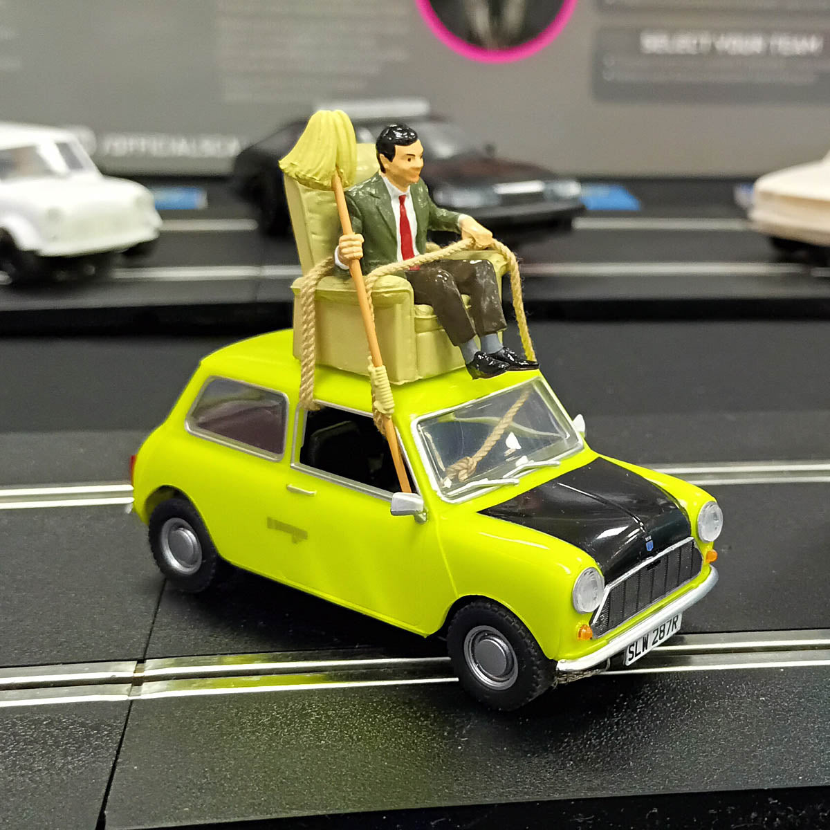 Scalextric C4334 Mr Bean Mini Do It Yourself Slot Car 1/32 Austin Citron - PowerHobby